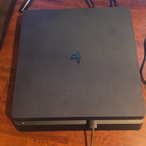 SONY PS4 Bundle - Picture 4 of 11